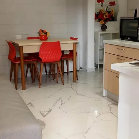 Family House 1 Min Dal Mare - Il Lupo Affitta