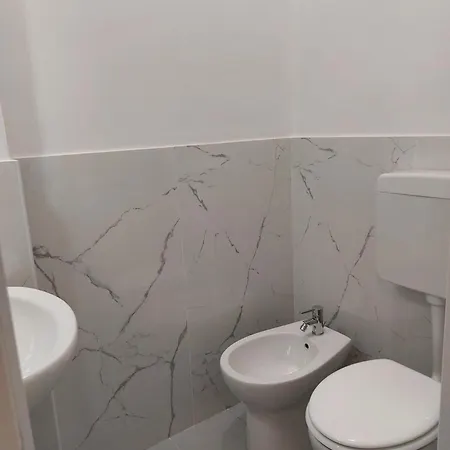 Lejlighed Modern Ground Floor 5min Walk To With Ac - Il Lupo Affitta *