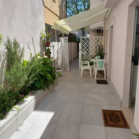 Modern Ground Floor 5min Walk To With Ac - Il Lupo Affitta Διαμέρισμα *