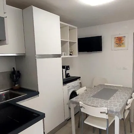 Lejlighed Modern Ground Floor 5min Walk To With Ac - Il Lupo Affitta Cattolica