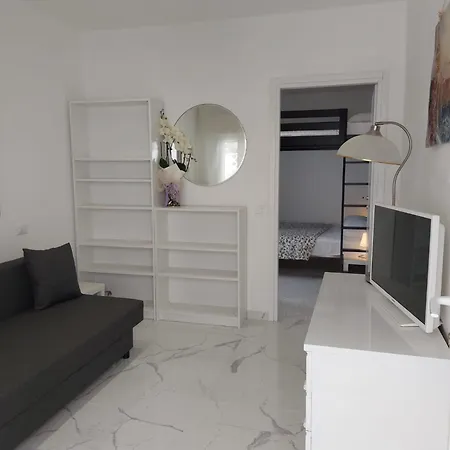 Modern Ground Floor 5min Walk To With Ac - Il Lupo Affitta *