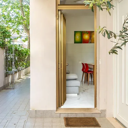 Apartment Modern Ground Floor 5min Walk To With Ac - Il Lupo Affitta Cattolica