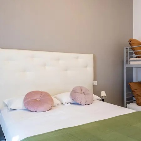 Modern Ground Floor 5min Walk To With Ac - Il Lupo Affitta Cattolica