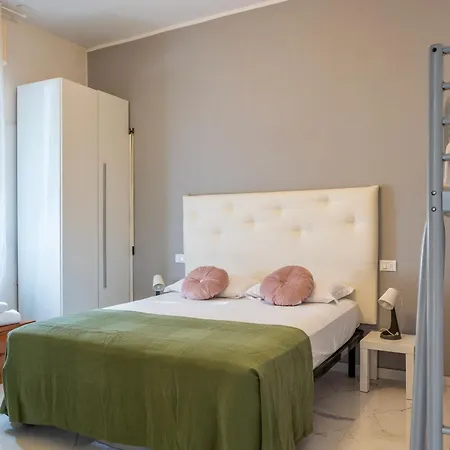 Apartment Modern Ground Floor 5min Walk To With Ac - Il Lupo Affitta