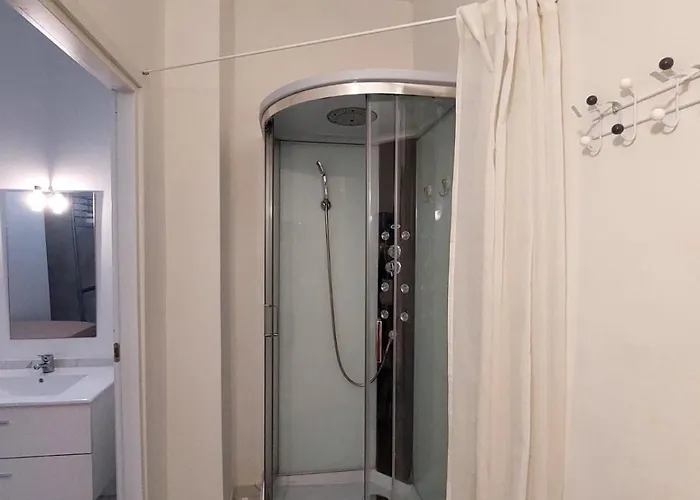 Modern Ground Floor 5min Walk To With Ac - Il Lupo Affitta